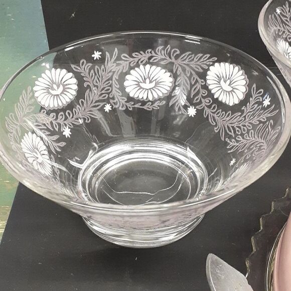 7 pc.bundle Vtg. 4 pc.daisy bowls marked Todd, butter dish/cover/Spreader - Picture 2 of 11